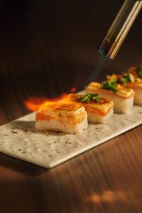 EARLS HH_Sushi_SalmonTorch